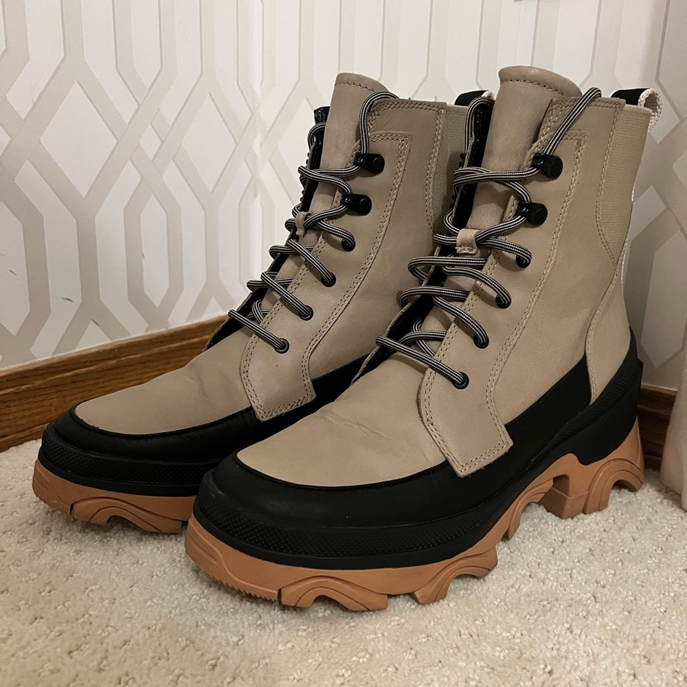 Sorel Brex tan/black LIKE NEW